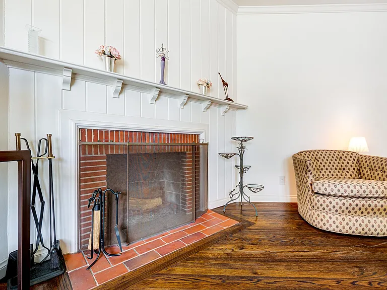 1254 Devon Ave — Photo 6