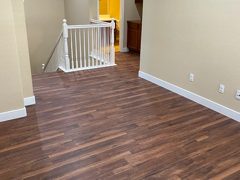 Family area on 2nd Floor, New flooring