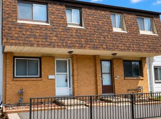 53 J Sumac St, Ottawa, ON K1J7T7