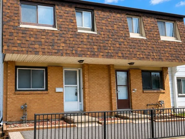 53 J Sumac St, Ottawa, ON K1J 7T7