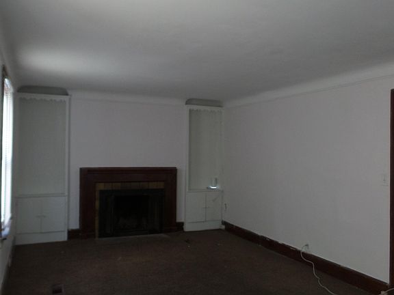 2nd image of 15094 Piedmont St