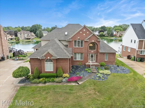 49145 White Mill Dr, Shelby Township, MI 48317