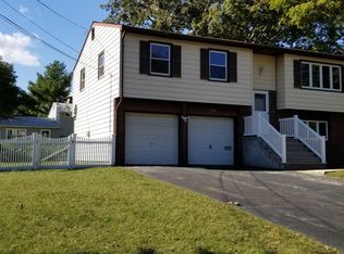 50 Sylvan Lake Blvd, Bayville, NJ 08721