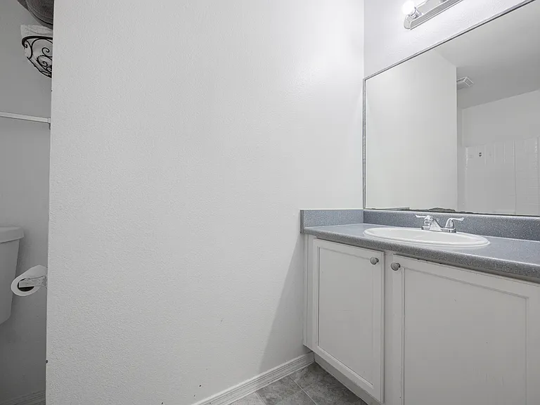 11595 W Holly St — Photo 25