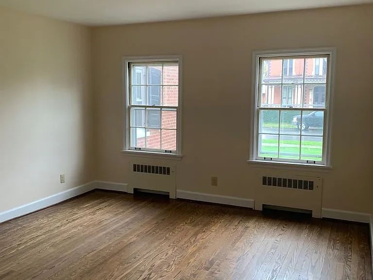 115 W Water St — Photo 6