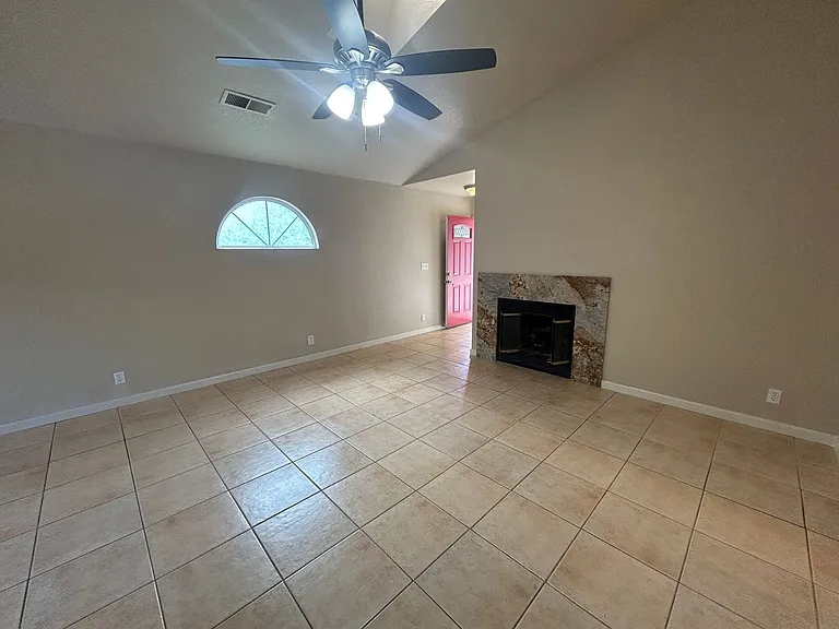 2924 Merle Ave — Photo 3