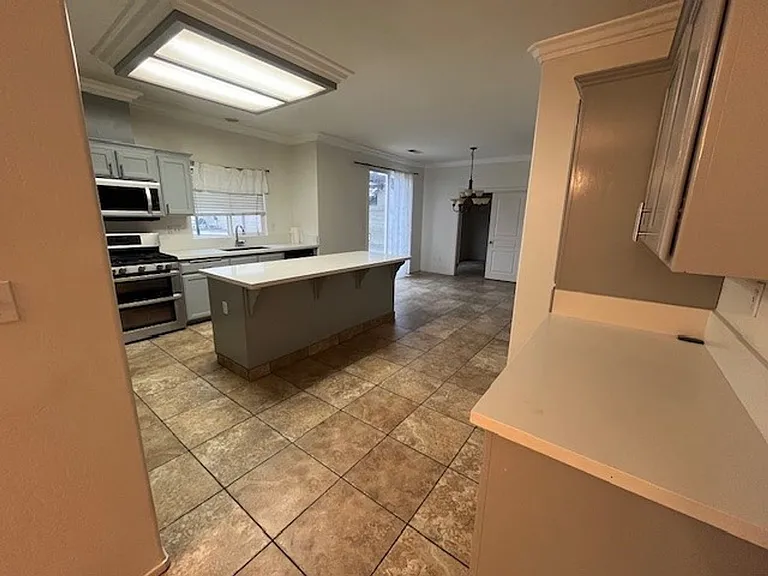11515 Presidential Rd — Photo 2