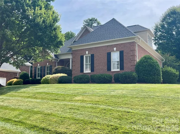 6907 Meadow Run Ln, Charlotte, NC 28277