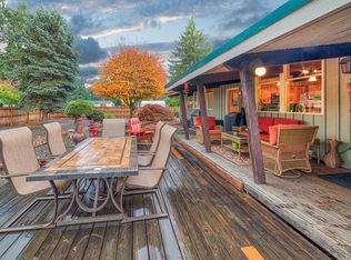 33475 Row River Rd, Cottage Grove, OR 97424