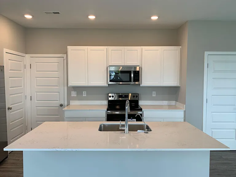 2502 Mounts Run Ln — Photo 5