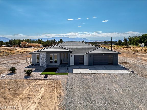 3rd image of 2770 S Platense Ave
