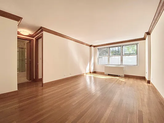 Rented by Anchor Associates | media 7