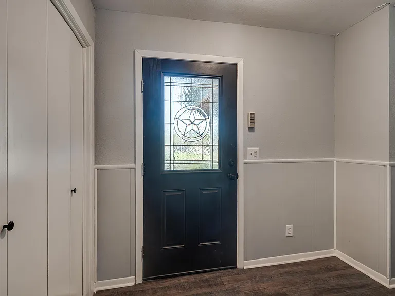 3510 Kent Ln — Photo 3