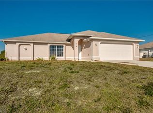518 Pennfield Ave, Lehigh Acres, FL 33974