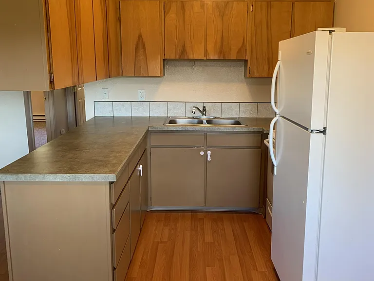 725 NW Pine St — Photo 4