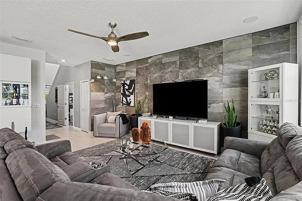 3 bed, 2.5 bath, 1929 sqft, $2,650 — Photo 4