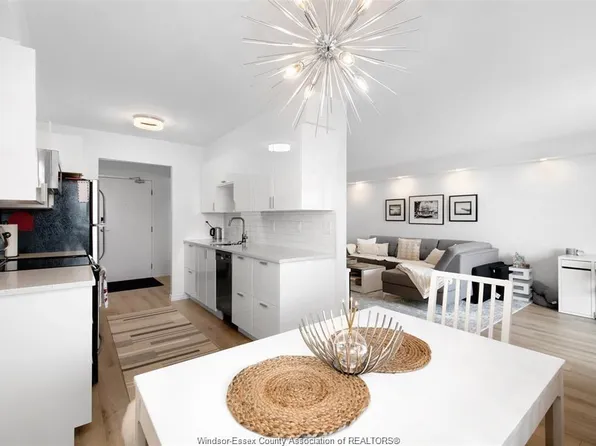 150 Park St W #1807, Windsor, ON N9A 7A2