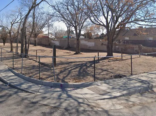 244 Espanola St NE, Albuquerque, NM 87108