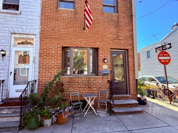 140 Fernon St, Philadelphia, PA 19148