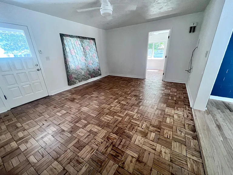 2707 NW 4th Ave — Photo 9
