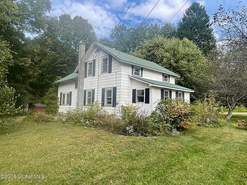 3rd image of 623-625 Malta Avenue