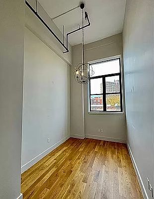 5th image of 372 Kosciuszko St #33