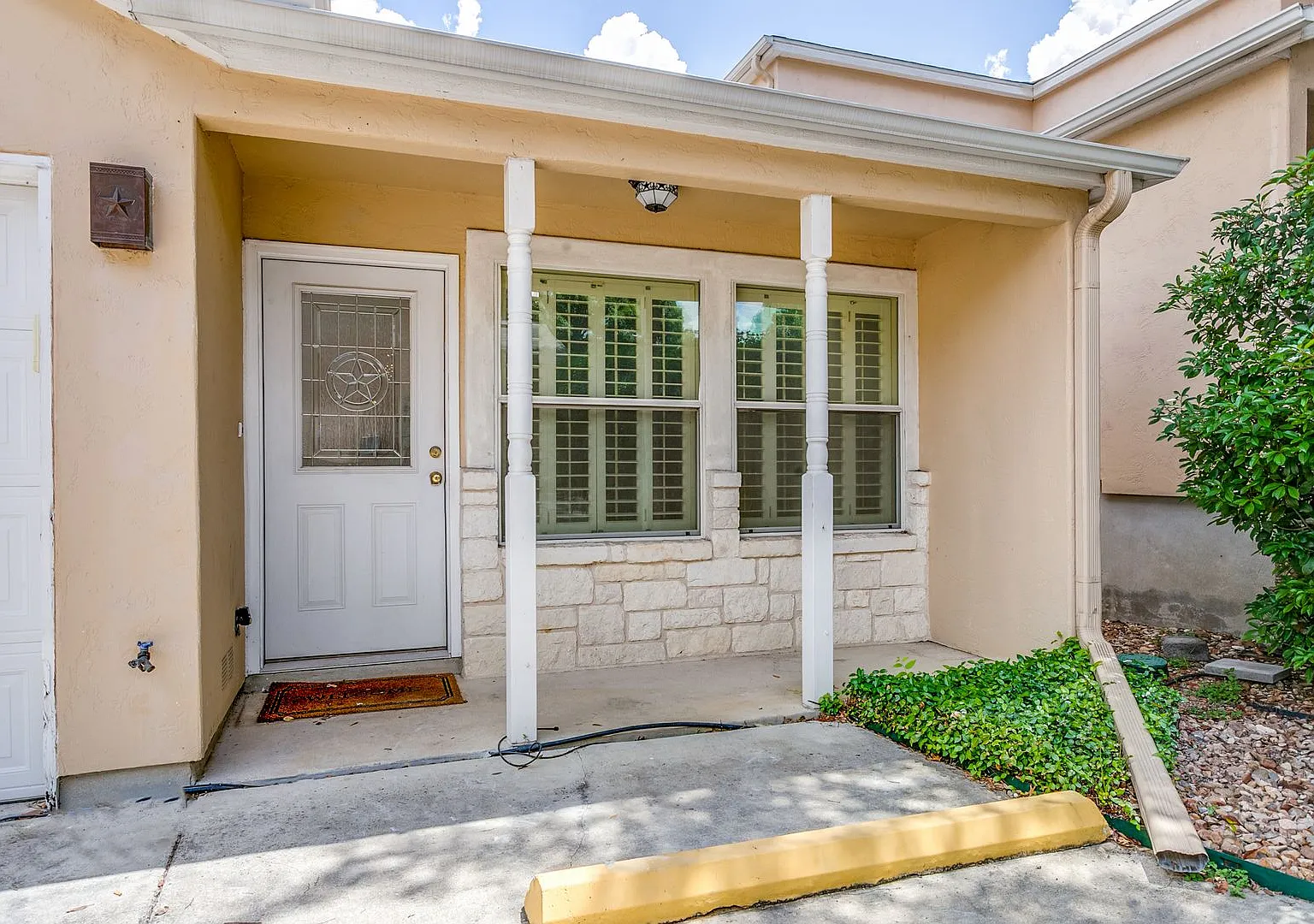 2-Bedroom, 2.5-Bathroom + Flex Space Duplex/Condominium In Terrell Heights — Photo 3
