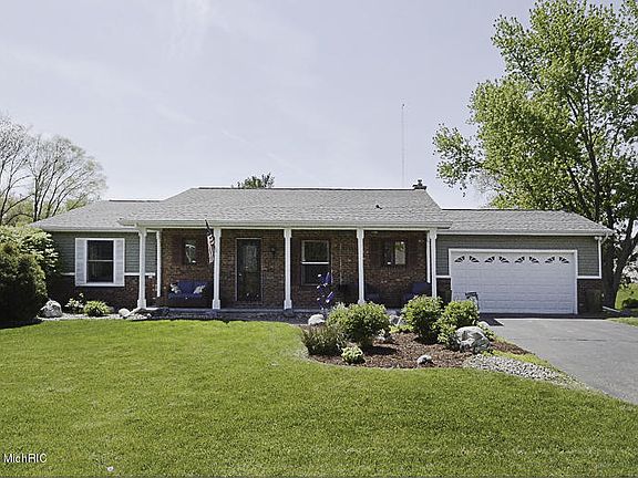 2nd image of 205 Brentwood Dr