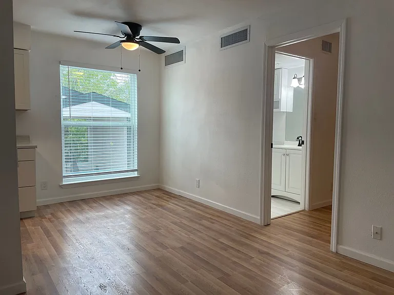 2803 Hemphill Park #B-110 — Photo 5