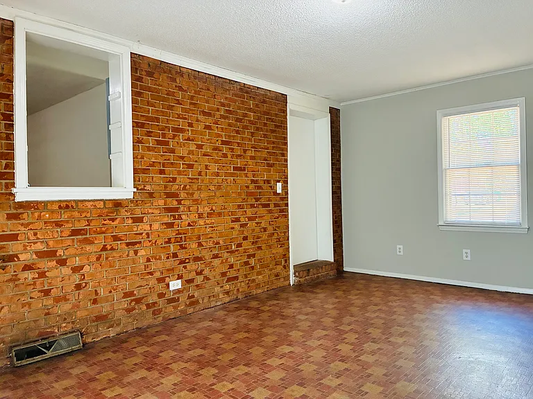 5015 Grapevine Dr — Photo 7