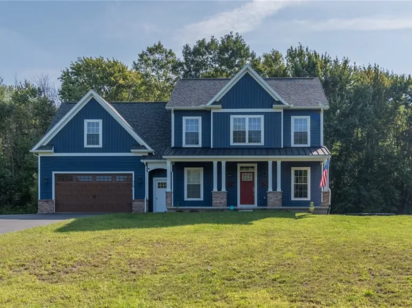 910 Fawn Dr, Macedon, NY 14502