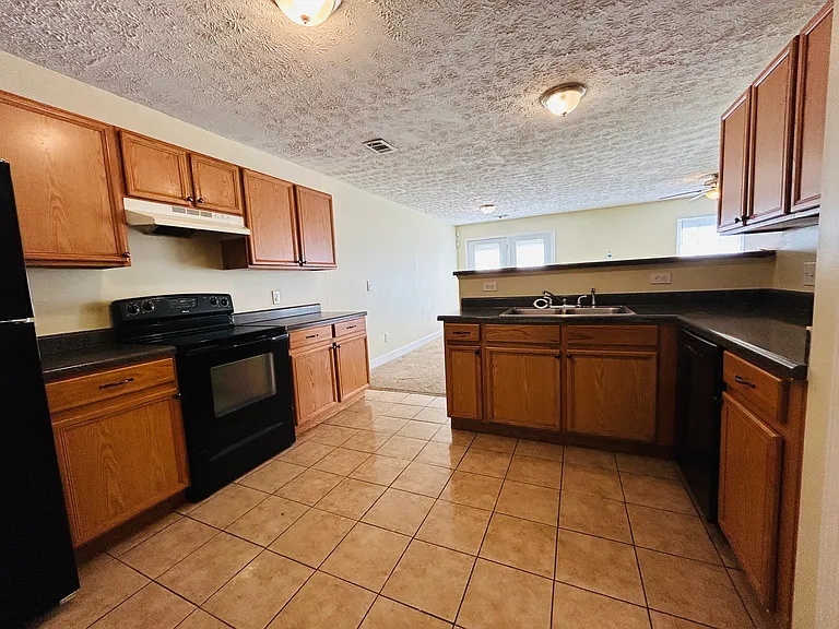 3760 Harvest Dr — Photo 4