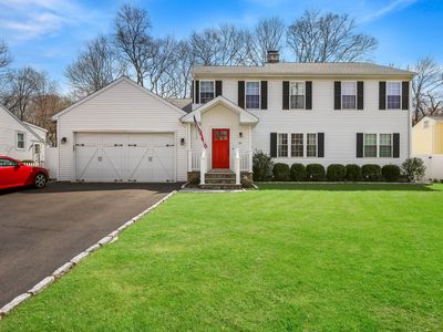 36 Meadowpark Avenue East, Stamford, CT, 06905