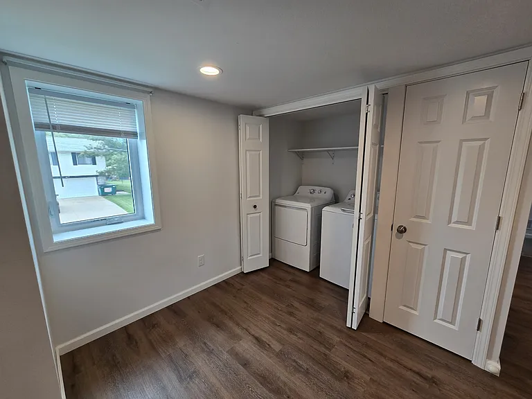 904 W Welsh St #B — Photo 6