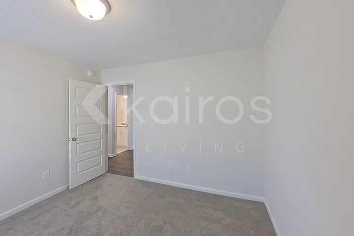 781 Park Ln — Photo 11