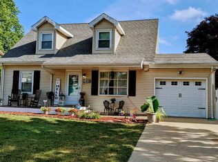 2408 Anchor Dr, Bloomington, IL