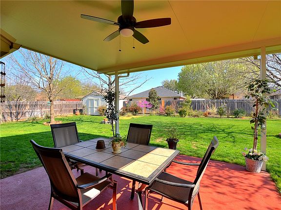 2nd image of 1202 Canna Lily Ln