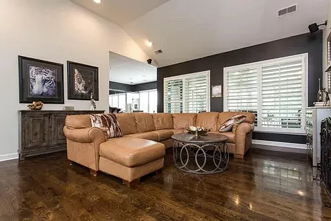 5516 Brookshire Dr — Photo 2