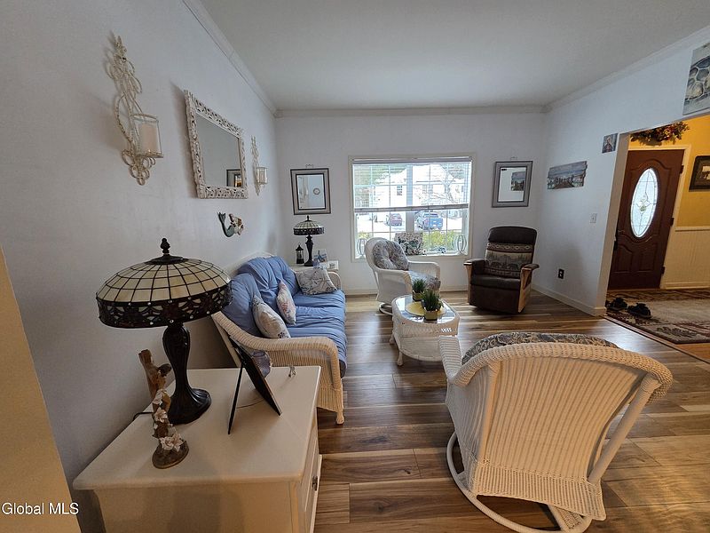 4th image of 26 Woodshire Court