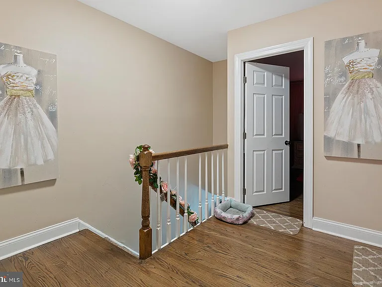 2874 Tolbut St — Photo 31