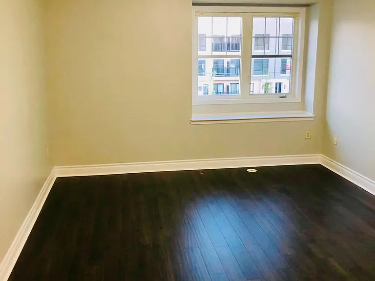 8840 Sheppard Ave E — Photo 3