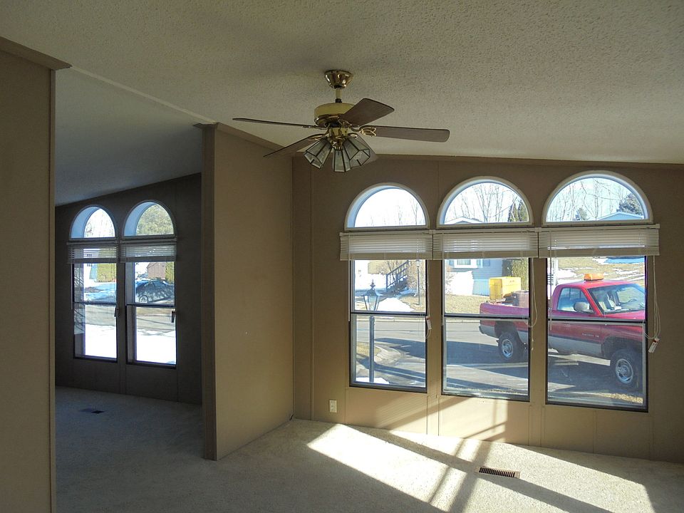 1st image of 9353 White Pine Ct