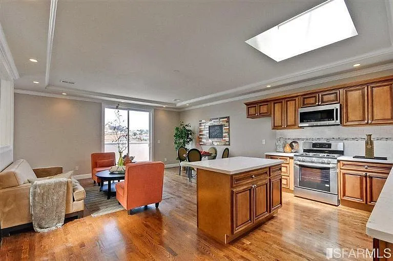 3 bed, $4,500 — Photo 1