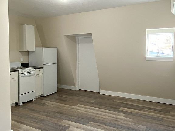 5th image of 18 Imperial St #203