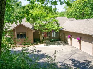 200 Riders Trl NE, Ada, MI 49301