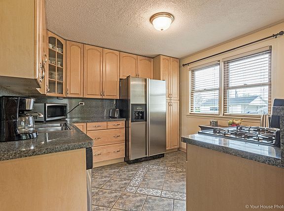 4th image of 329 E Turner Ave