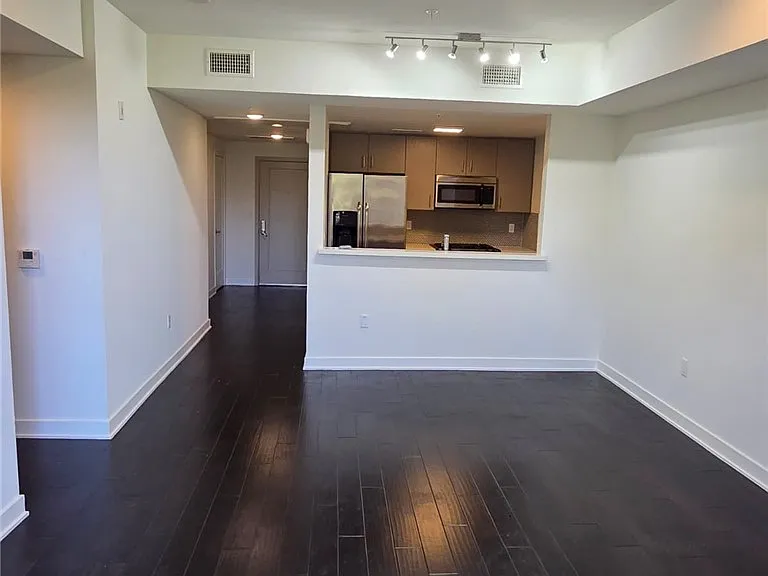 436 S Virgil Ave #405 — Photo 2