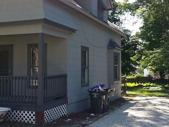 4th image of 2439 3rd St