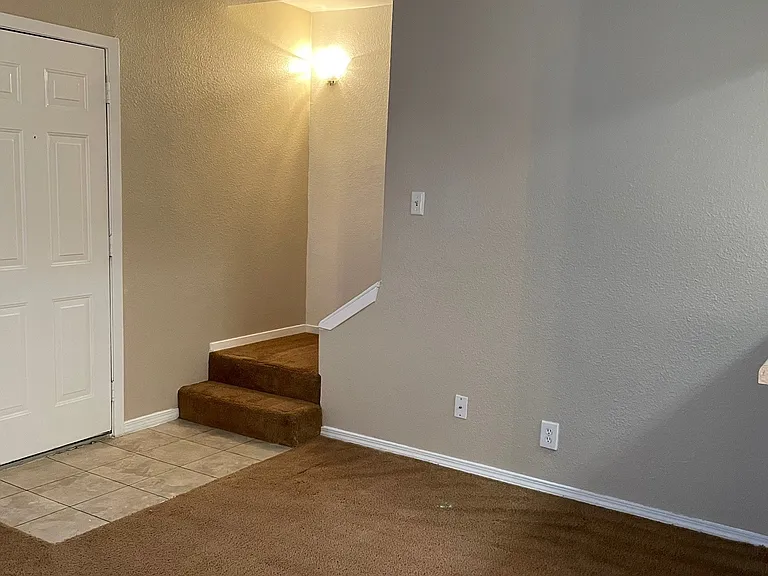 Tara Apartments — Photo 48