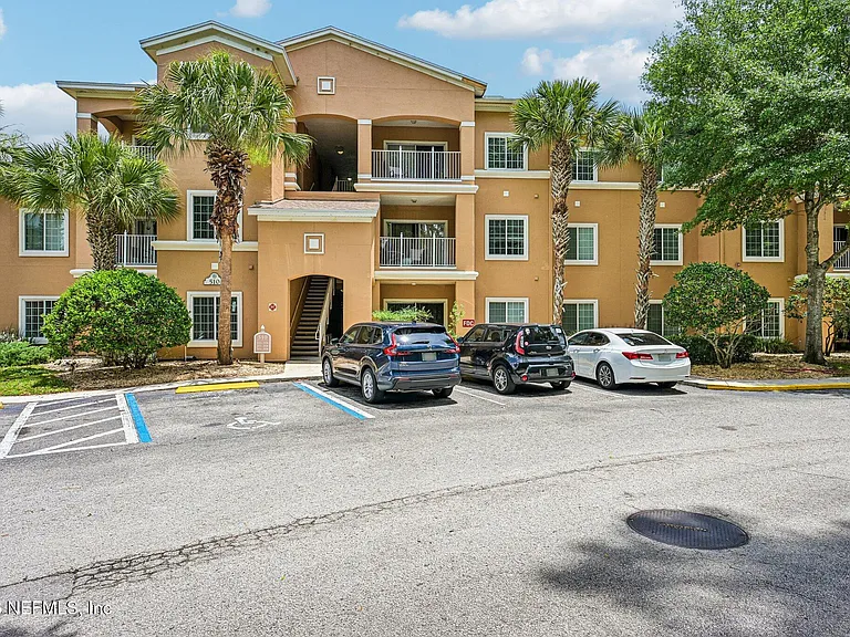 510 Florida Club Blvd #101 — Photo 3